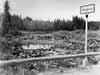 Uppstr�ms bron �r stora delar av �botten synliga, n�r vattenf�ringen �r ringa.