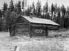 Den gamla ladug�rden p� Strandmon. Byggnaden �r inte ursprunglig utan har byggts om p� senare tid.
