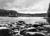Utblick �ver �lven fr�n v�stra stranden. P� motsatt sida skymtar man Jonsa-Pers-torpet.