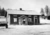 Lillstugan sedd fr�n g�rdsplanen.